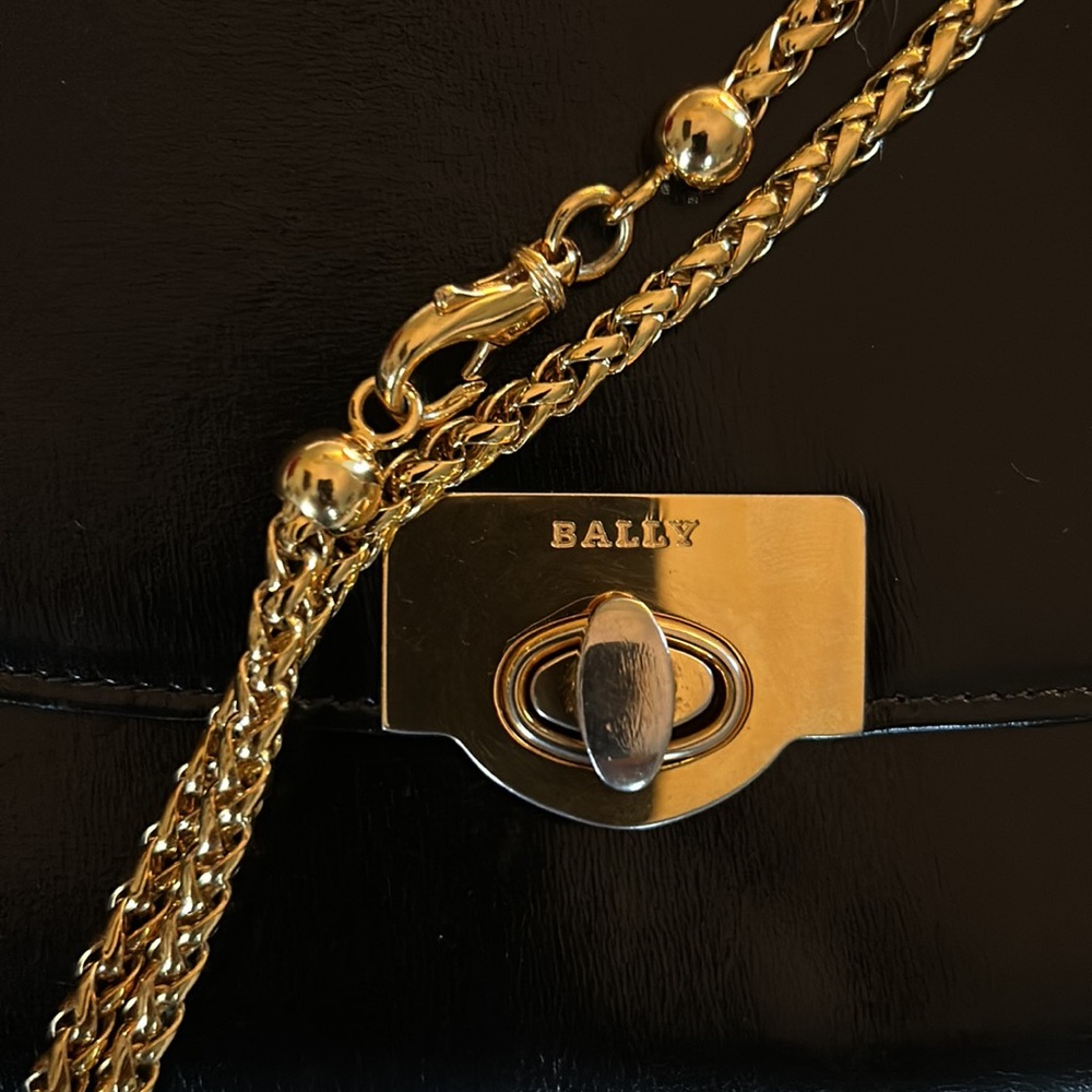 π₯π₯π₯Bally Handbag π₯π₯π₯π₯ - Picture 2 of 16